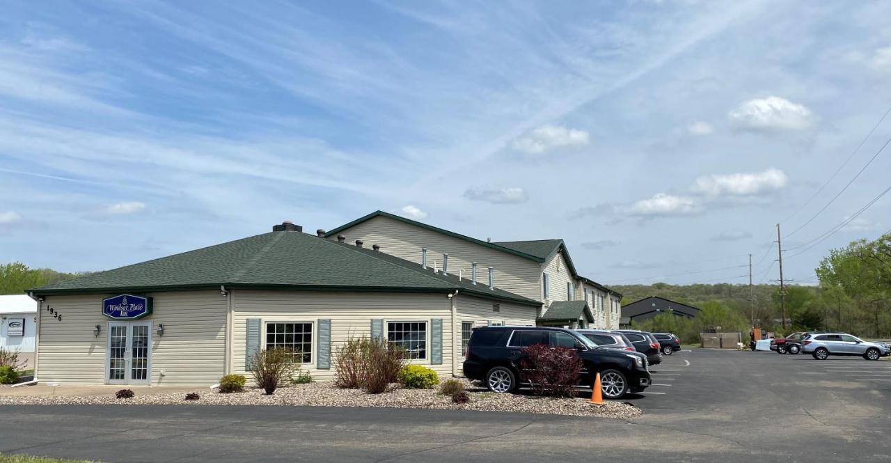 Windsor Place Inn Prairie du Chien Bagian luar foto