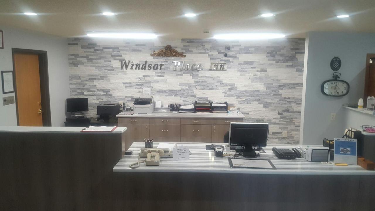 Windsor Place Inn Prairie du Chien Bagian luar foto