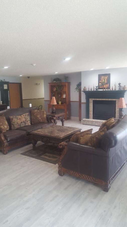 Windsor Place Inn Prairie du Chien Bagian luar foto